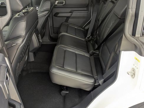 New 2025 Ford Bronco Badlands image 14