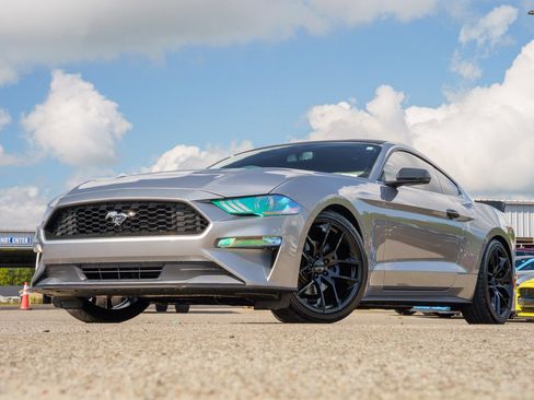 Certified 2020 Ford Mustang Premium RWD image 3
