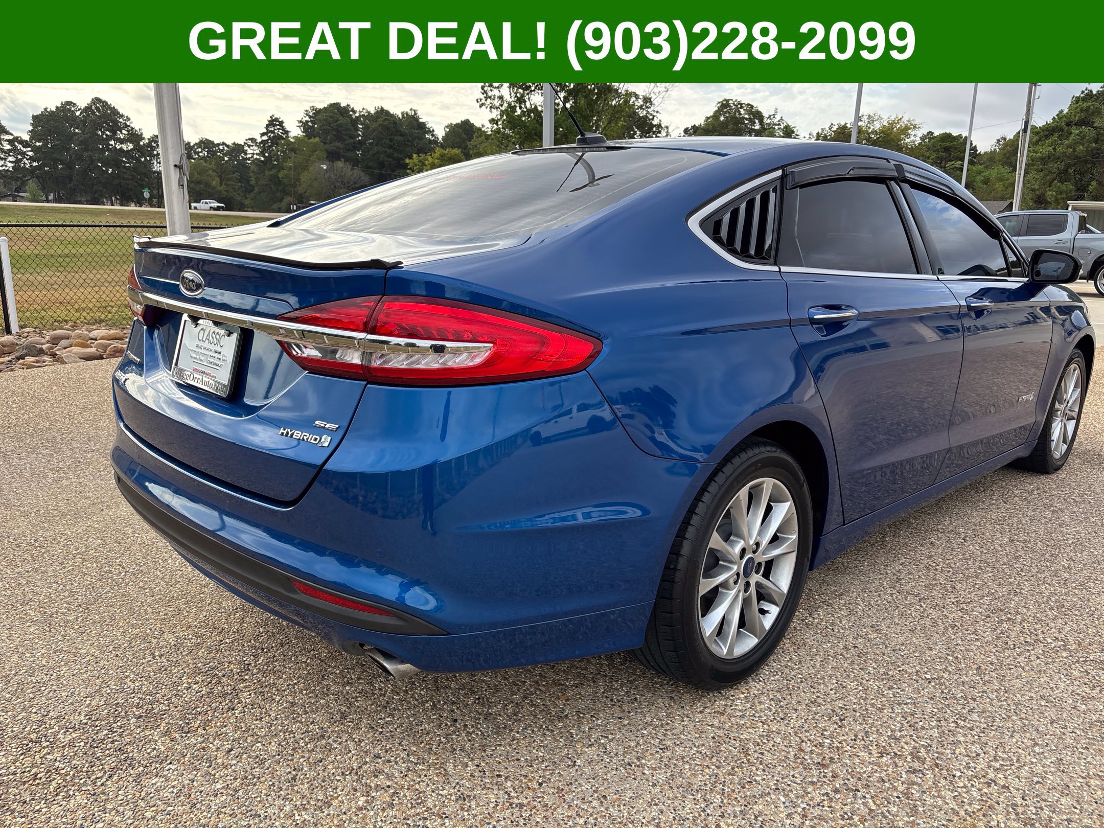 Used 2017 Ford Fusion SE w/ Equipment Group 602A FWD image 14