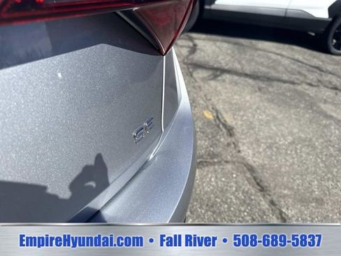 Used 2024 Volkswagen Jetta SE FWD image 6