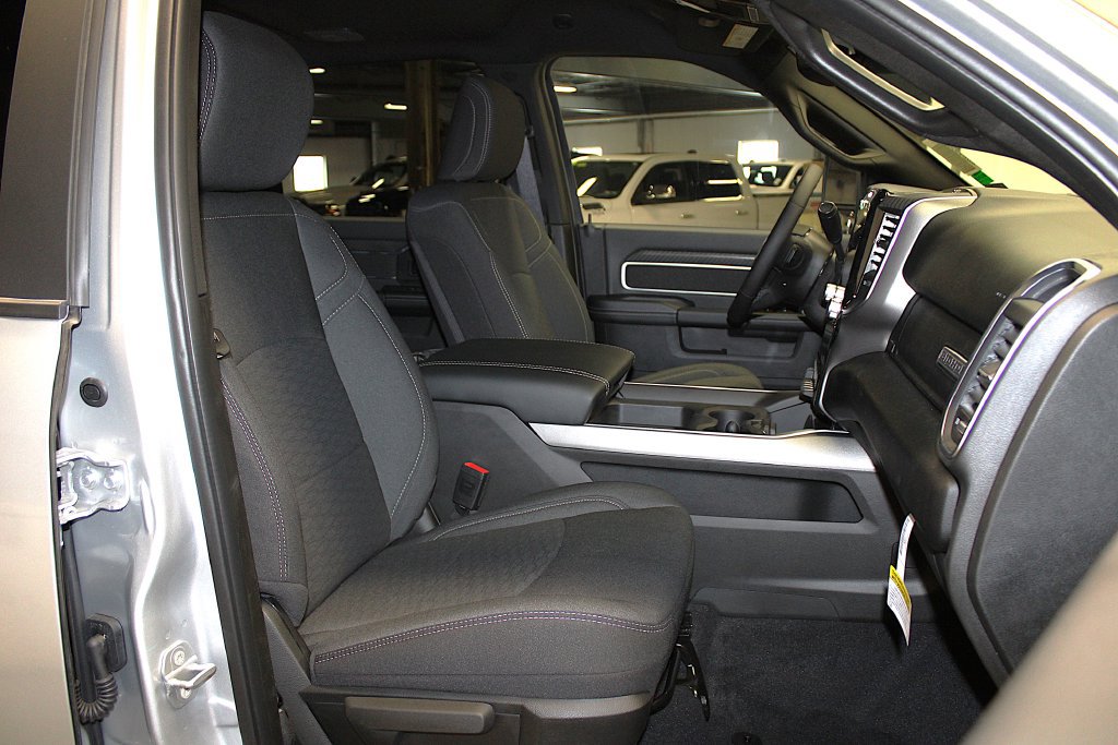 New 2026 RAM 2500 Big Horn AWD/4WD image 33