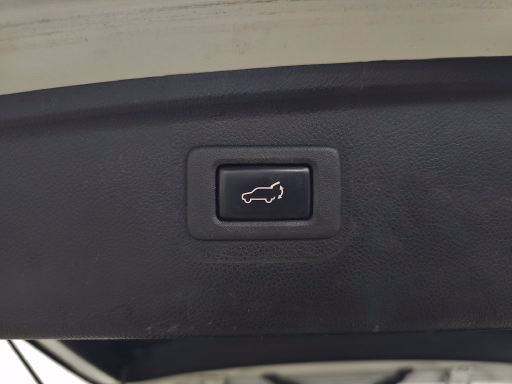 Used 2019 Subaru Outback 3.6R Limited AWD/4WD image 8