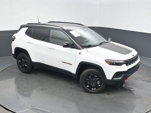 Certified 2023 Jeep Compass Trailhawk w/ Trailhawk Elite Group image 38