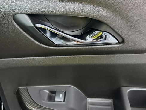 Used 2021 GMC Acadia SLT w/ Elevation Edition image 30