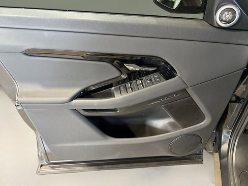 Used 2025 Land Rover Range Rover Evoque Dynamic SE image 22