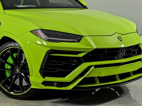 Used 2021 Lamborghini Urus AWD/4WD image 2