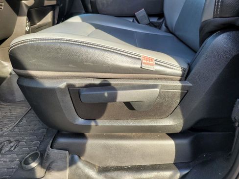 Used 2022 RAM 2500 Tradesman w/ Chrome Appearance Group image 21