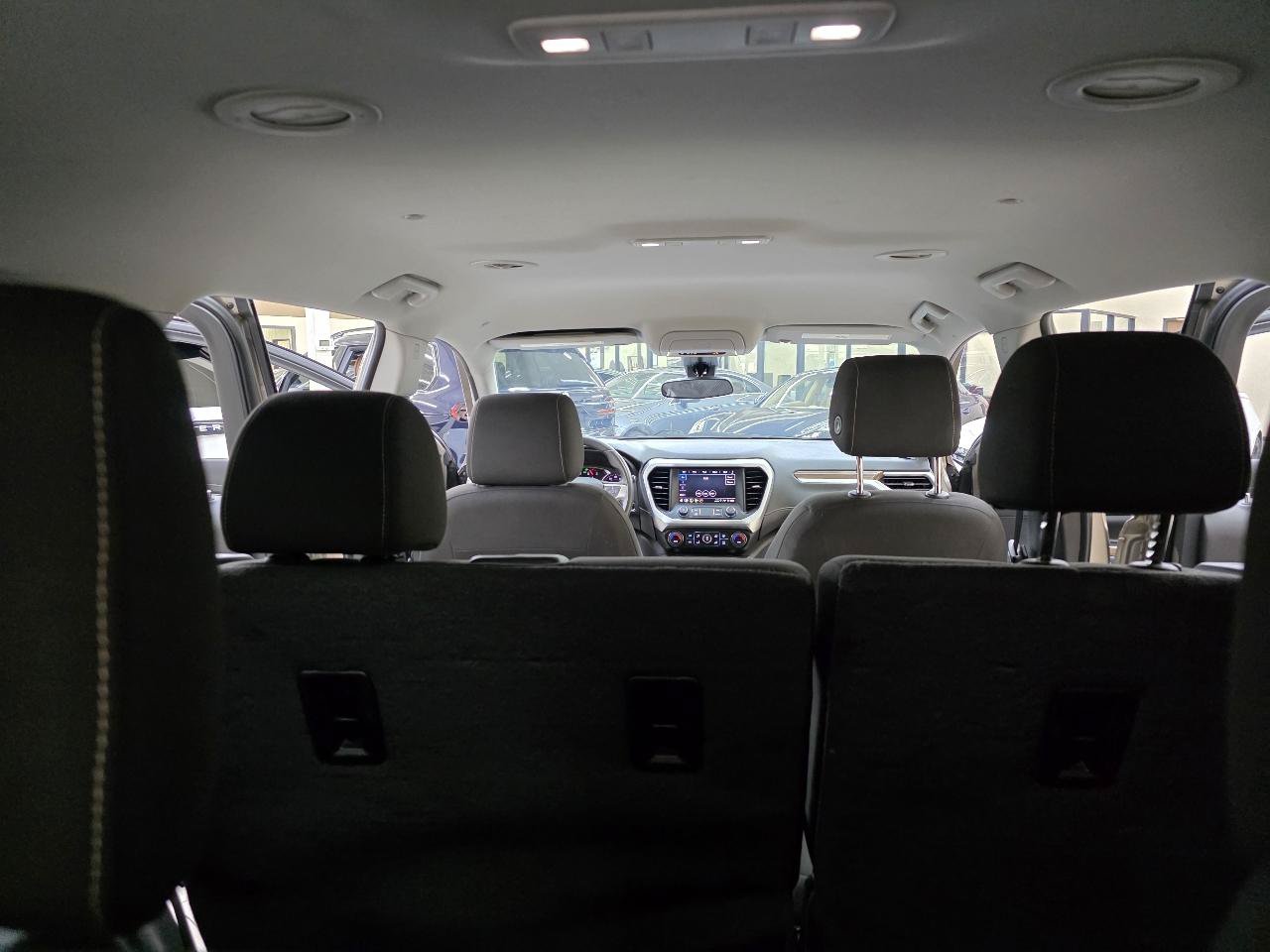 Used 2022 GMC Acadia SLE FWD image 14