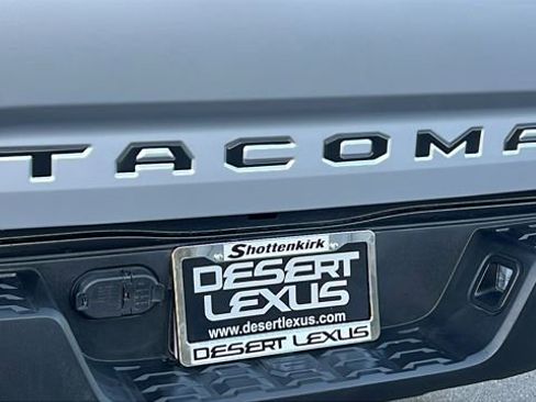 Used 2020 Toyota Tacoma TRD Off-Road image 5