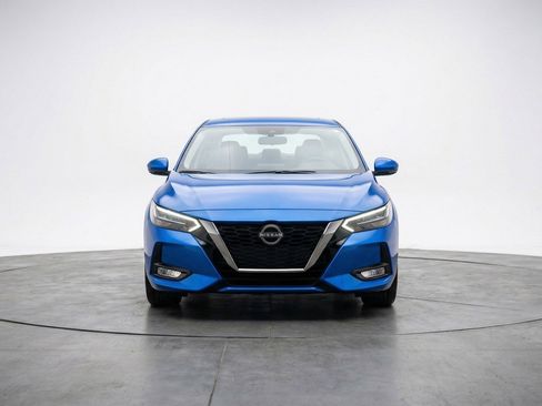 Used 2025 Nissan Sentra SV image 2