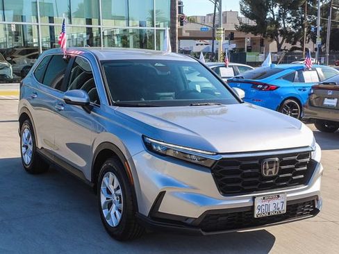 Used 2023 Honda CR-V LX image 3