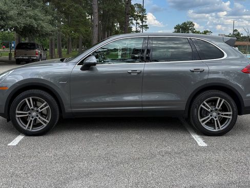 Used 2015 Porsche Cayenne Diesel image 2
