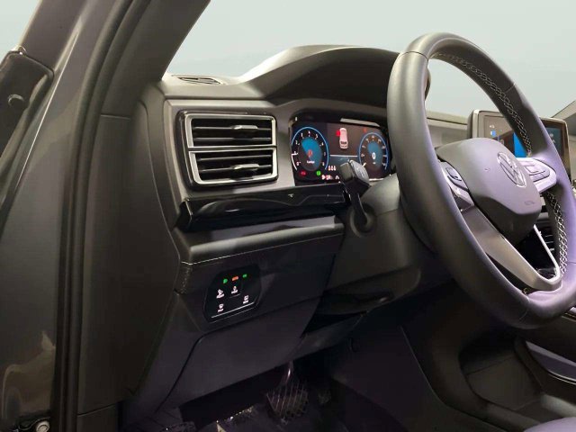 Used 2025 Volkswagen Atlas Cross Sport SE AWD/4WD image 20