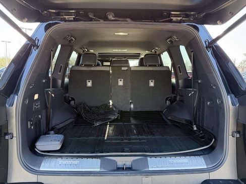 Used 2024 Lexus LX 600 4WD w/ Luxury Package image 30