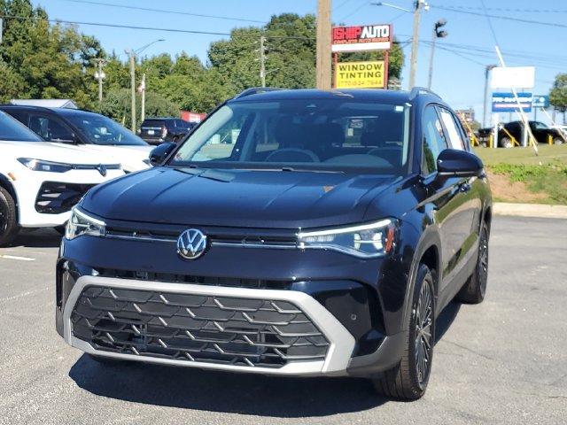 Certified 2025 Volkswagen Taos SE w/ Panoramic Sunroof Package FWD image 2