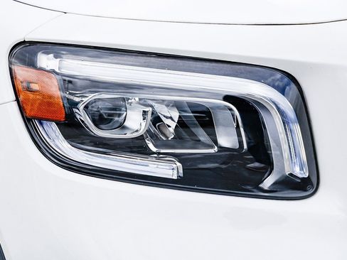 Certified 2022 Mercedes-Benz GLB 250 4MATIC image 7