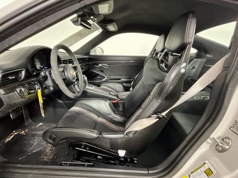 Used 2018 Porsche 911 GT3 image 11