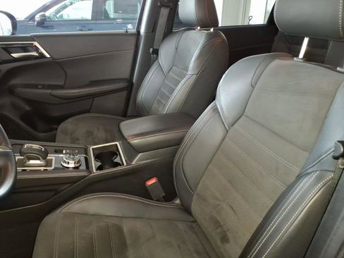 Used 2024 Mitsubishi Outlander SE image 10