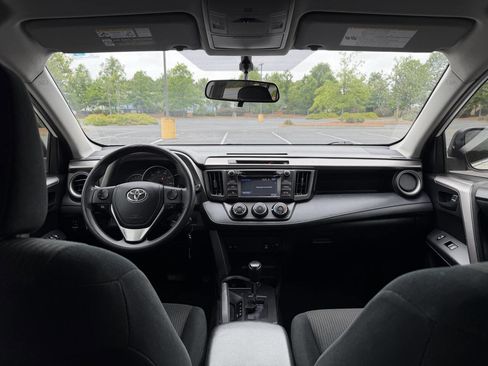 Used 2016 Toyota RAV4 LE FWD image 21