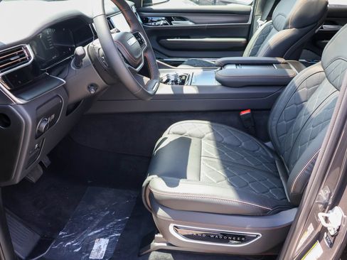 New 2026 Jeep Grand Wagoneer Summit AWD/4WD image 4