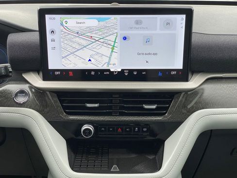 Used 2025 Ford Explorer Platinum w/ LUX Leather Package image 25