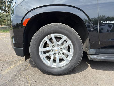 Used 2024 Chevrolet Suburban LT AWD/4WD image 6