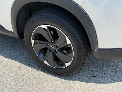 Used 2024 Nissan Rogue SV AWD/4WD image 8