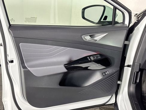 Used 2023 Volkswagen ID.4 Pro S image 10