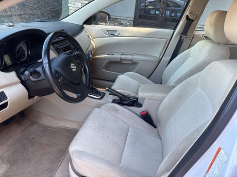 Used 2012 Suzuki Kizashi SE FWD image 6