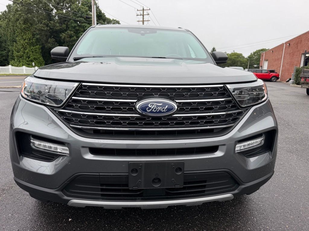 Certified 2023 Ford Explorer XLT w/ Equipment Group 202A AWD/4WD image 2
