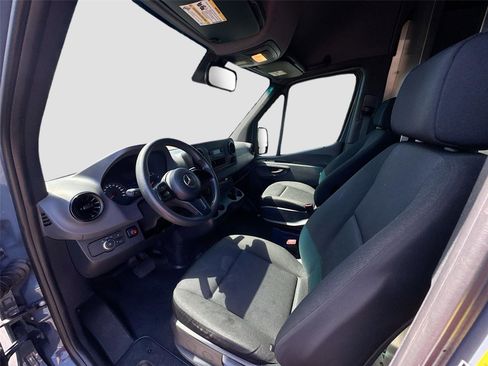 Used 2019 Mercedes-Benz Sprinter 144 image 11