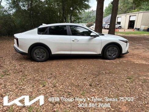 Certified 2025 Kia K4 FWD image 12