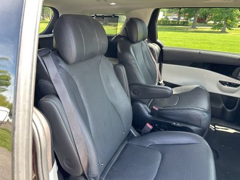 Used 2023 Kia Carnival SX Prestige FWD image 26