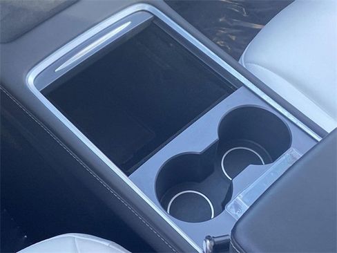 Used 2023 Tesla Model Y Long Range image 32