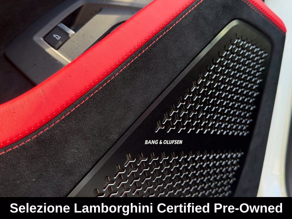 Used 2024 Lamborghini Urus Performante AWD/4WD image 26