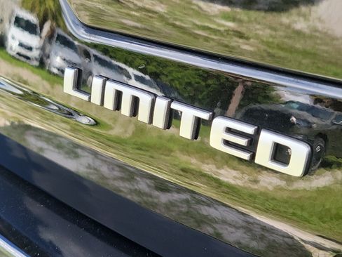 Used 2025 Jeep Grand Cherokee Limited RWD image 6
