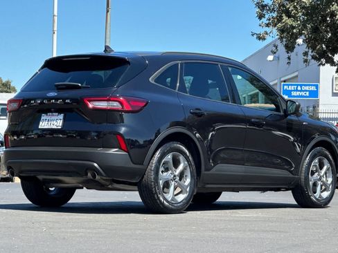 Certified 2025 Ford Escape ST-Line FWD image 2