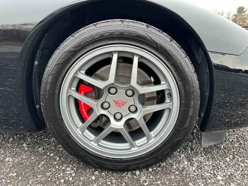 Used 2001 Chevrolet Corvette Z06 w/ Memory Pkg image 18
