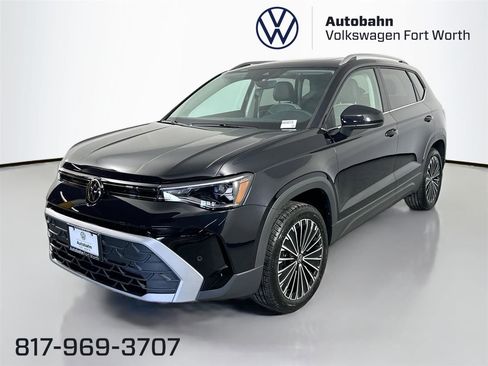 New 2025 Volkswagen Taos SE image 1