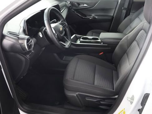 Used 2025 Chevrolet Equinox LT image 18