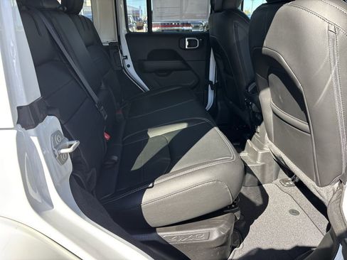 Used 2023 Jeep Wrangler Unlimited Sahara w/ Cold Weather Group image 18