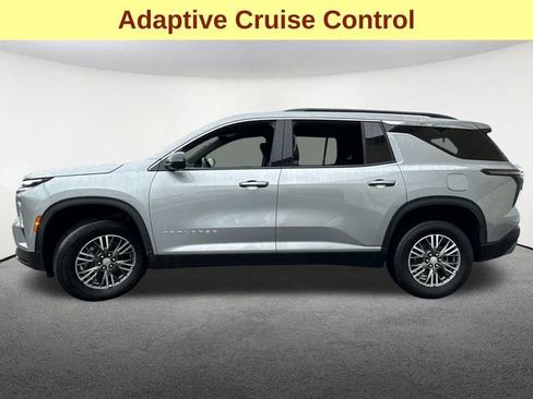 Used 2024 Chevrolet Traverse LT image 6