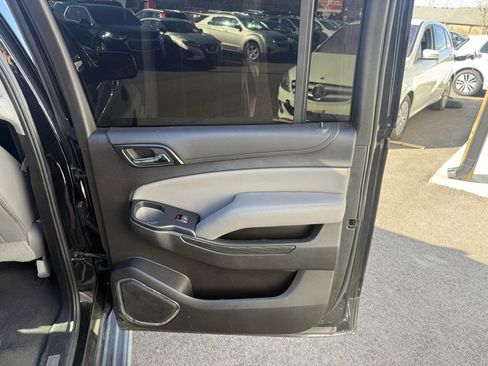 Used 2020 Chevrolet Suburban LT image 14
