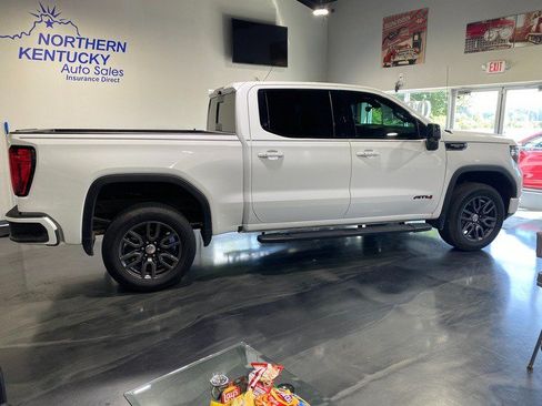 Used 2021 GMC Sierra 1500 AT4 w/ AT4 Value Package AWD/4WD image 2