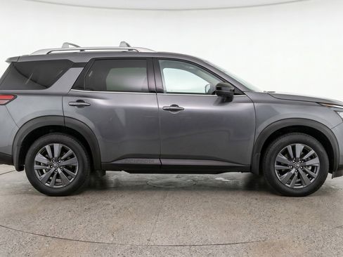 Used 2025 Nissan Pathfinder SV AWD/4WD image 11