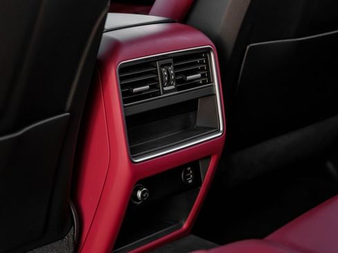 Used 2019 Porsche Cayenne image 49