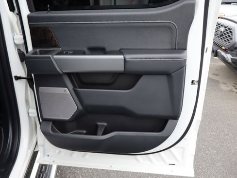 Used 2025 Ford F250 Lariat w/ Chrome Package image 33