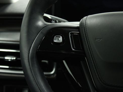 Used 2025 Lincoln Aviator Reserve image 24