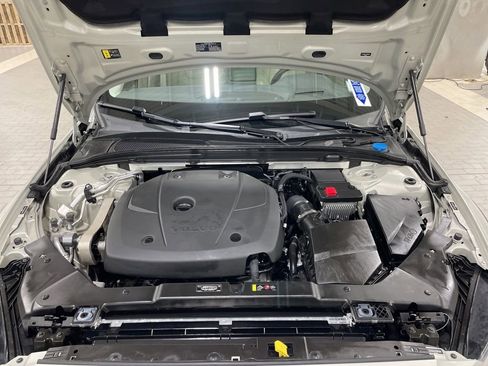 Used 2022 Volvo V60 T5 Cross Country w/ Advanced Package image 13