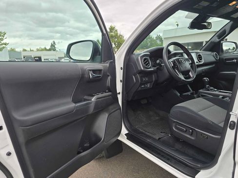 Used 2023 Toyota Tacoma TRD Sport w/ Advanced Technology Package AWD/4WD image 20